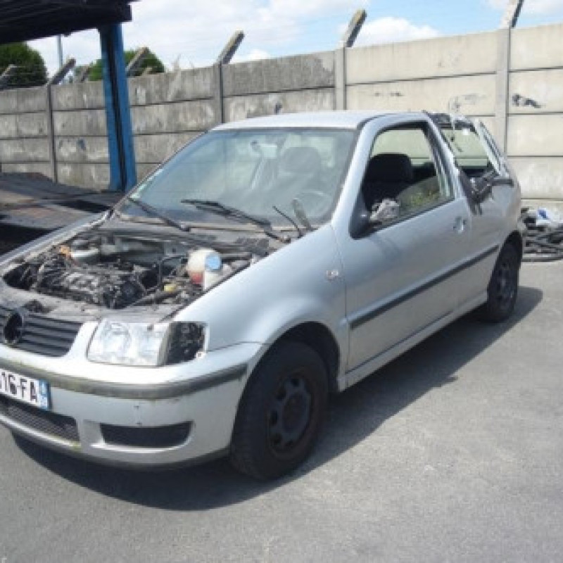 Ceinture arriere gauche VOLKSWAGEN POLO 3 Photo n°4