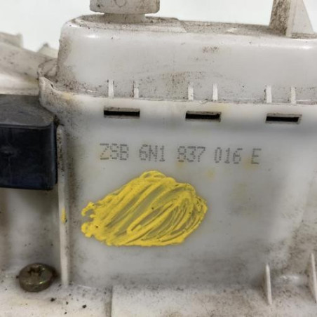 Serrure avant droit VOLKSWAGEN POLO 3