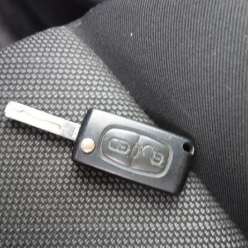 Leve vitre electrique avant droit PEUGEOT 207 Photo n°16