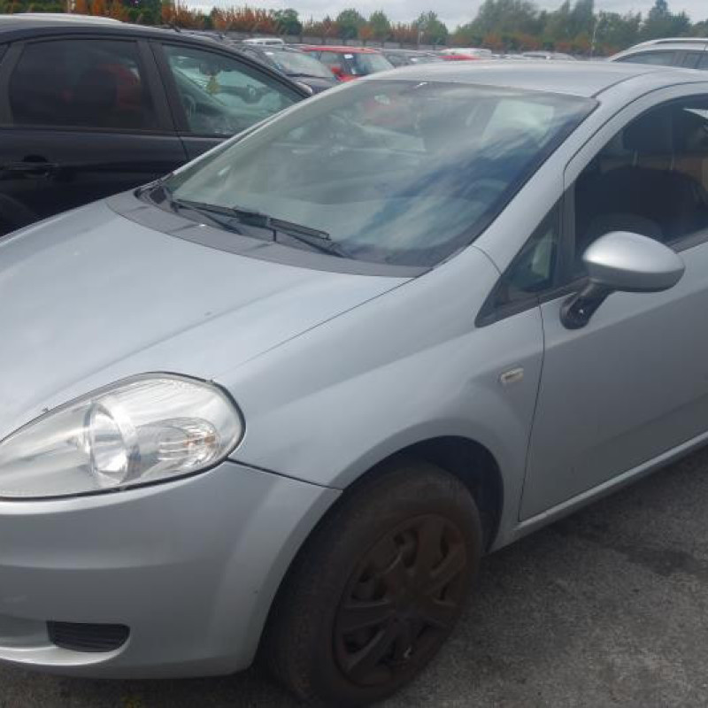 Pretensionneur de ceinture avant droit FIAT GRANDE PUNTO Photo n°4