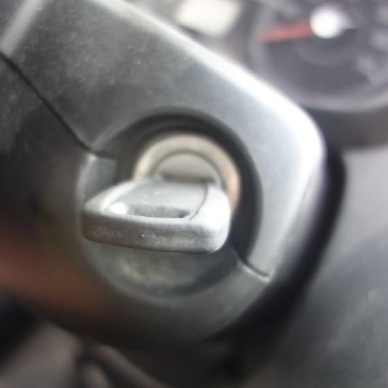 Pretensionneur de ceinture avant droit FIAT GRANDE PUNTO Photo n°11