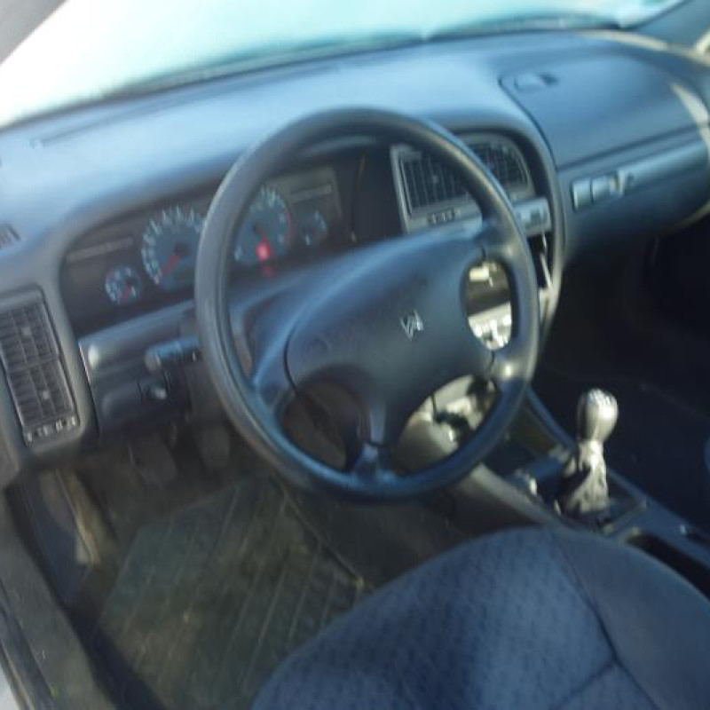 Ceinture arriere droit CITROEN XANTIA Photo n°8