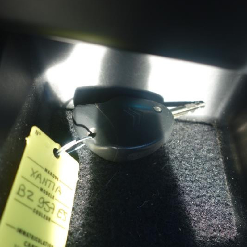 Ceinture arriere droit CITROEN XANTIA Photo n°10