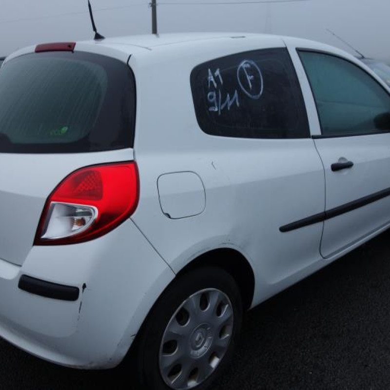 Leve vitre electrique avant gauche RENAULT CLIO 3 Photo n°5