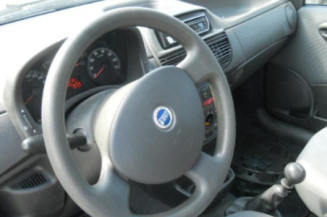 Serrure avant droit FIAT PUNTO 2