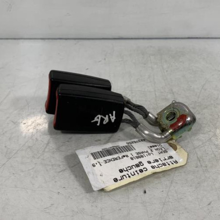 Attache ceinture arriere gauche SEAT LEON 2