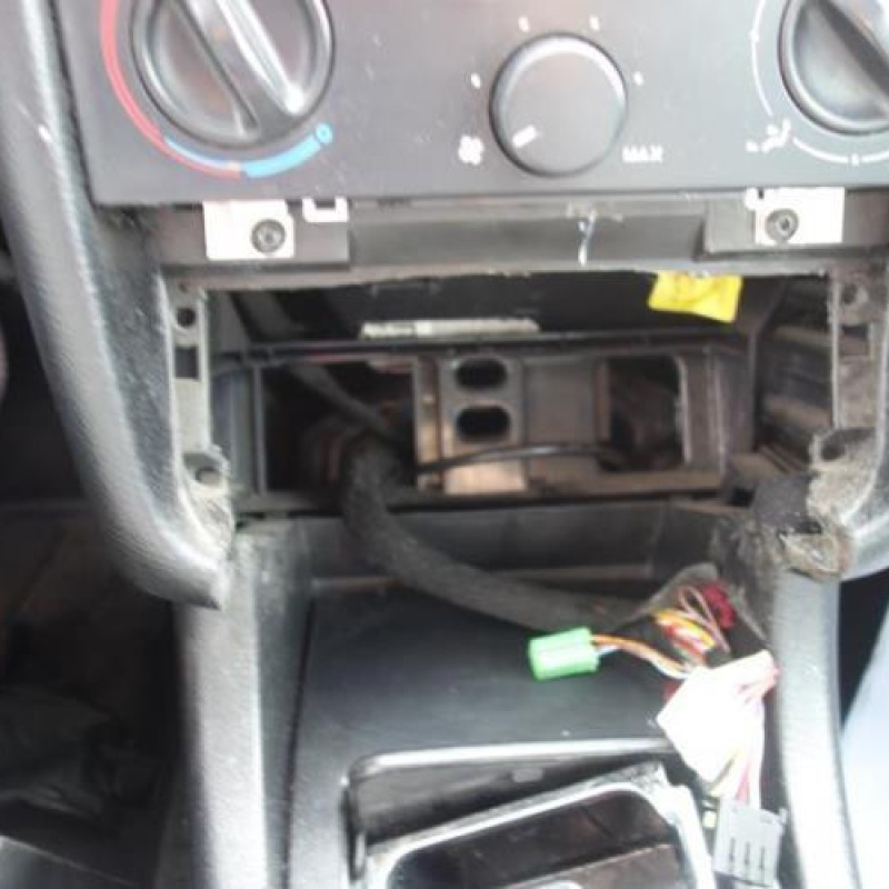 Pretensionneur de ceinture avant droit PEUGEOT 406 Photo n°20