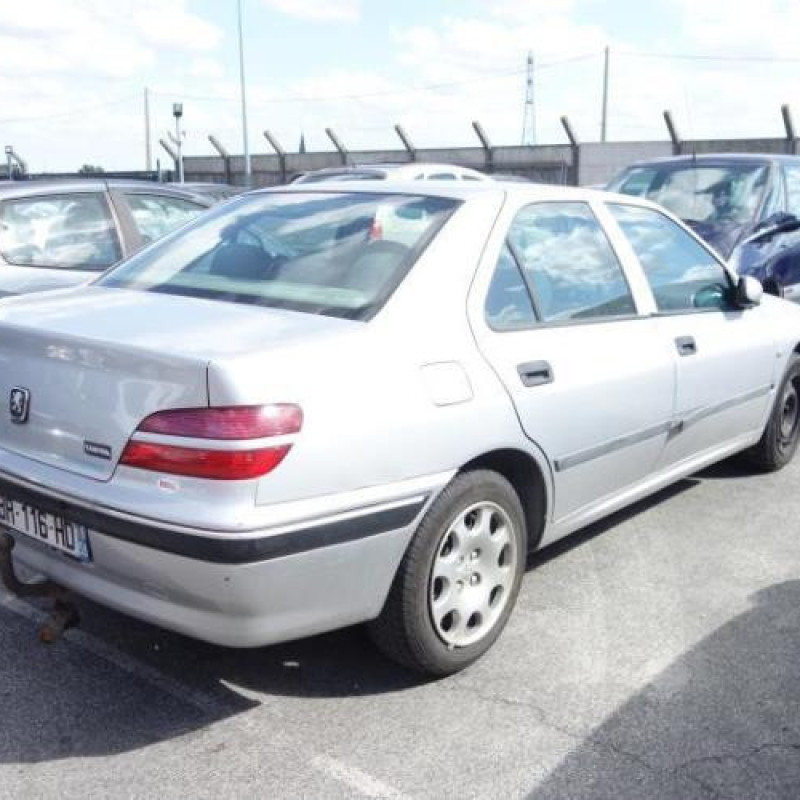Etrier avant droit (freinage) PEUGEOT 406 Photo n°9