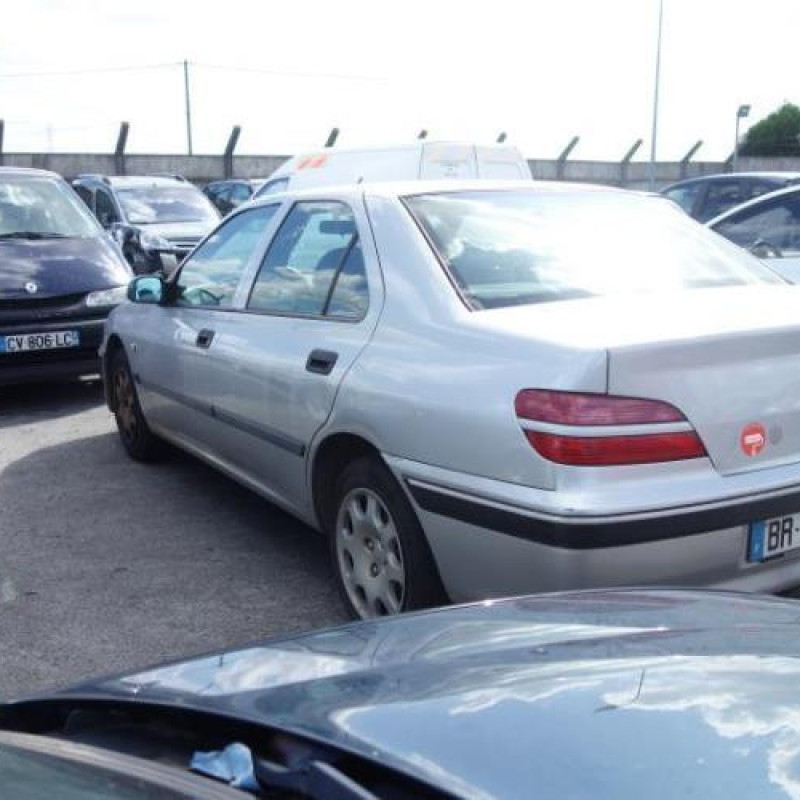 Etrier avant droit (freinage) PEUGEOT 406 Photo n°11