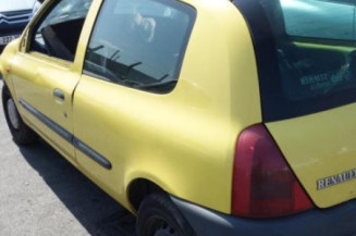 Pare choc arriere RENAULT CLIO 2
