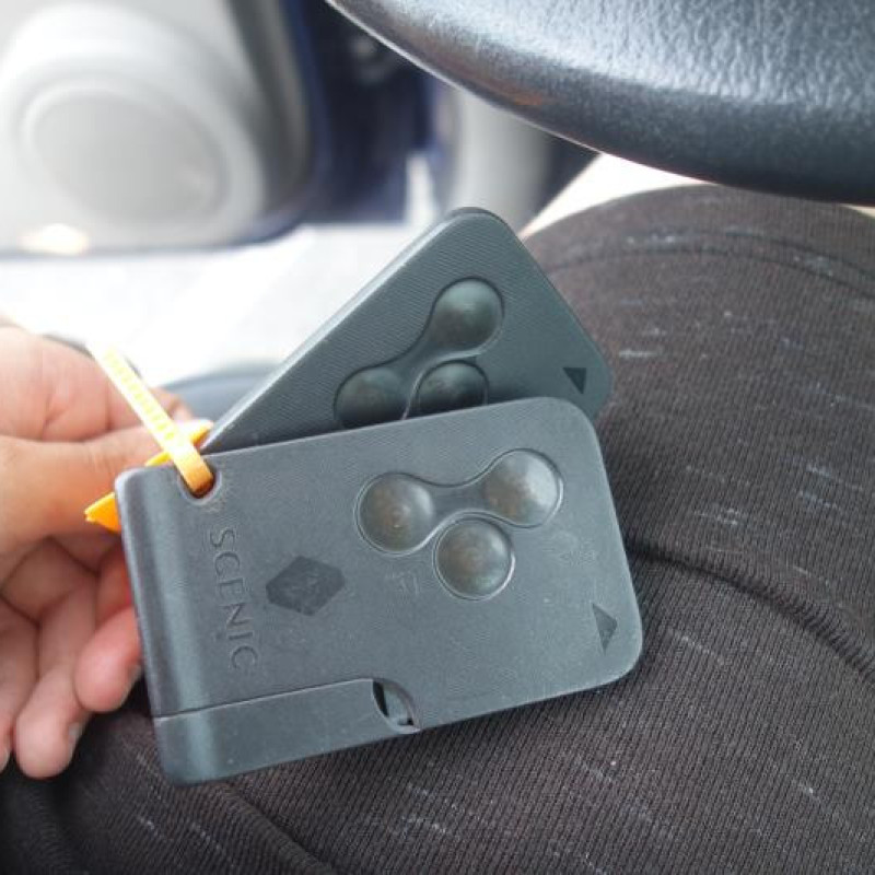 Trappe d'essence RENAULT SCENIC 2 Photo n°11