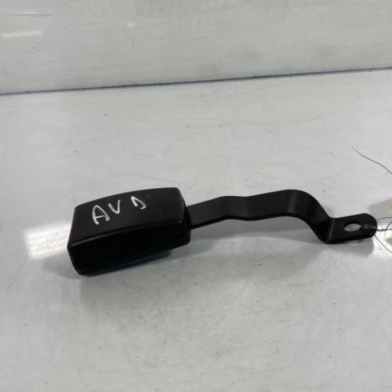 Attache ceinture avant droit VOLKSWAGEN FOX Photo n°2