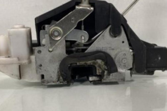 Serrure avant droit VOLKSWAGEN FOX