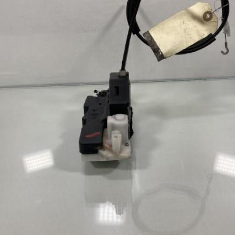 Serrure avant droit VOLKSWAGEN FOX Photo n°3