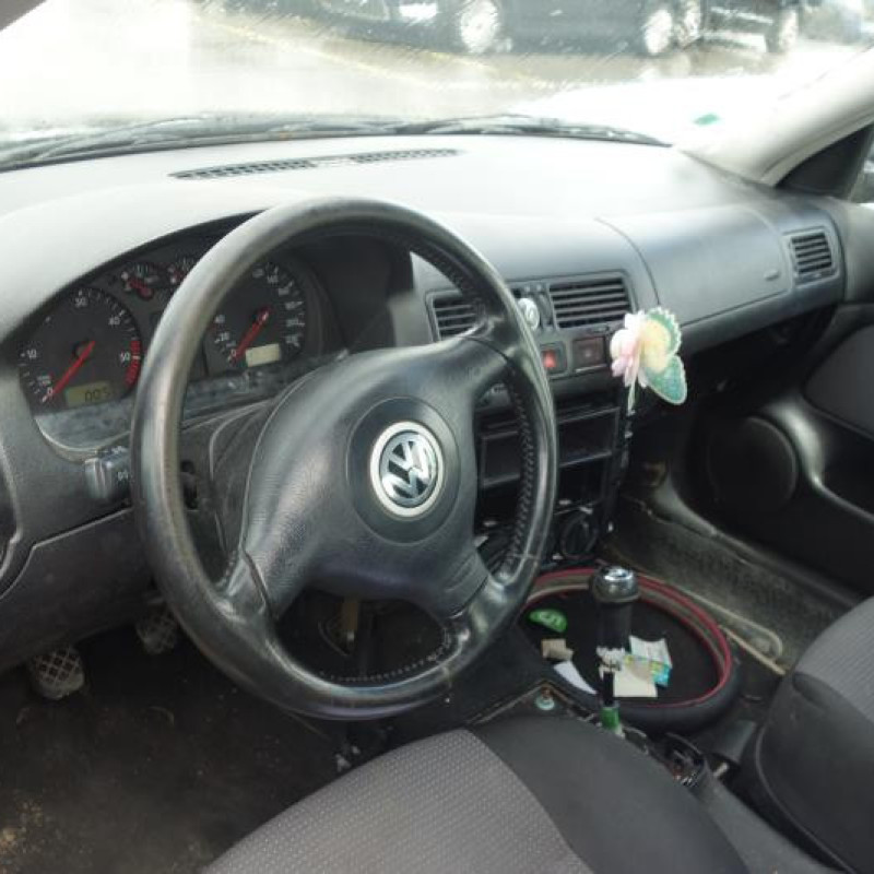 Ceinture arriere gauche VOLKSWAGEN BORA Photo n°8