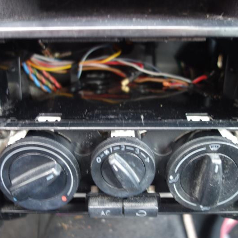 Ceinture arriere gauche VOLKSWAGEN BORA Photo n°9