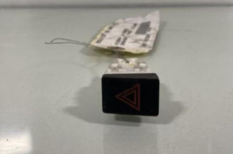 Bouton de warning NISSAN QASHQAI 1 Photo n°1