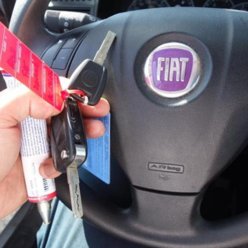 Pretensionneur de ceinture avant droit FIAT GRANDE PUNTO Photo n°14