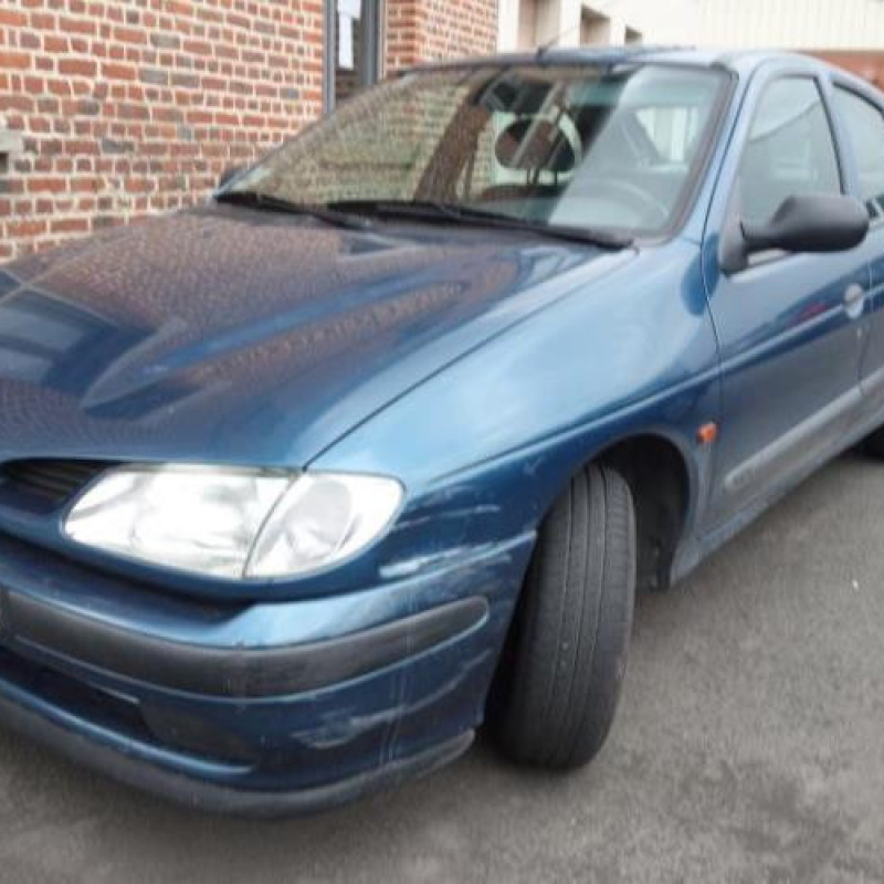 Feu arriere principal droit (feux) RENAULT MEGANE 1 Photo n°4