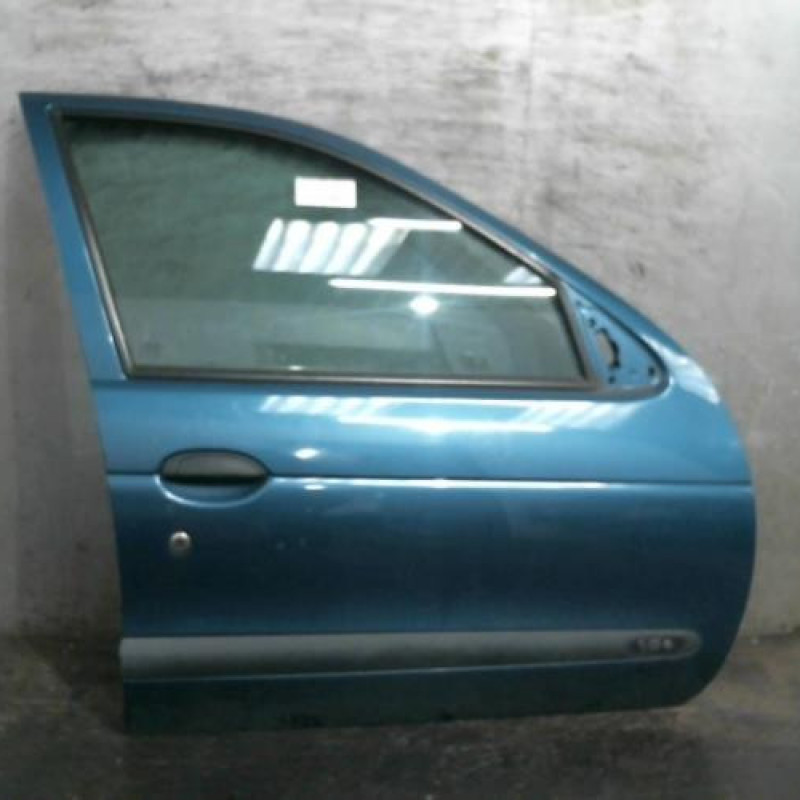 Porte avant droit RENAULT MEGANE 1 Photo n°2