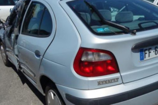 Ceinture arriere centrale RENAULT MEGANE 1