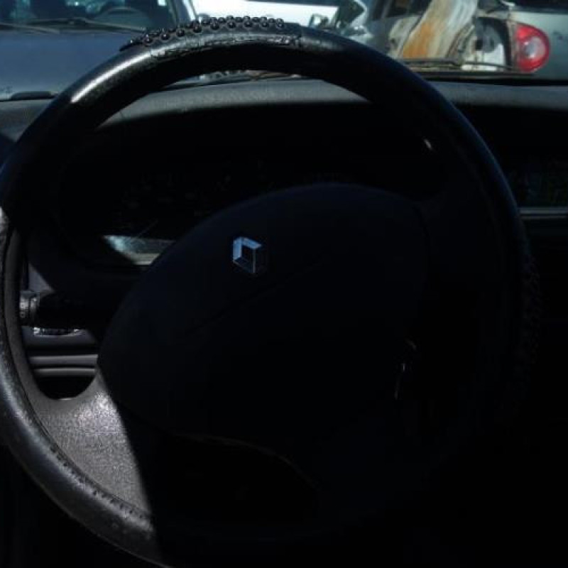 Ceinture arriere centrale RENAULT MEGANE 1 Photo n°9