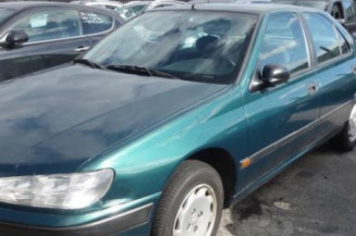 Attache ceinture arriere droit PEUGEOT 406