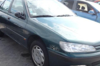 Attache ceinture arriere droit PEUGEOT 406