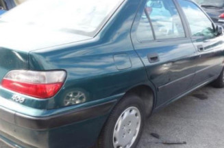 Attache ceinture arriere droit PEUGEOT 406
