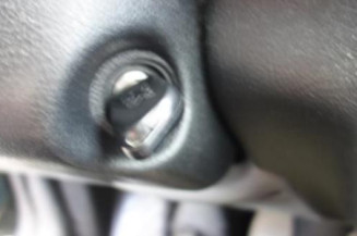 Attache ceinture arriere droit PEUGEOT 406