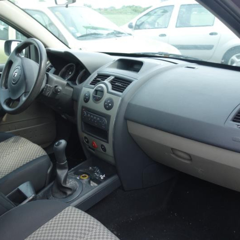 Pretensionneur de ceinture avant droit RENAULT MEGANE 2 Photo n°8