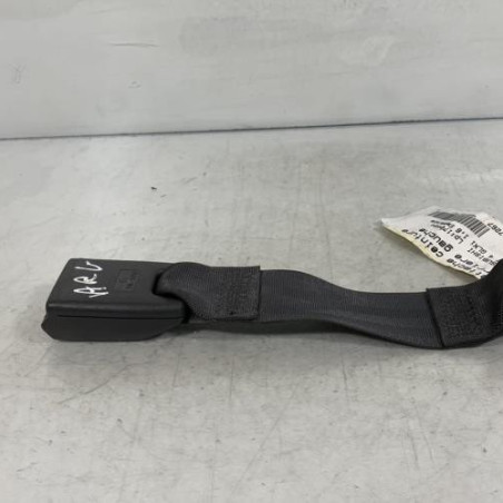 Attache ceinture arriere gauche MITSUBISHI COLT 4