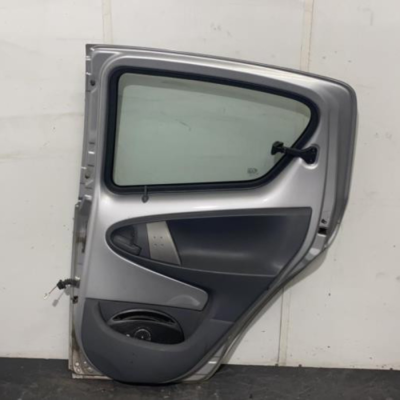 Porte arriere droit TOYOTA AYGO 1 Photo n°4