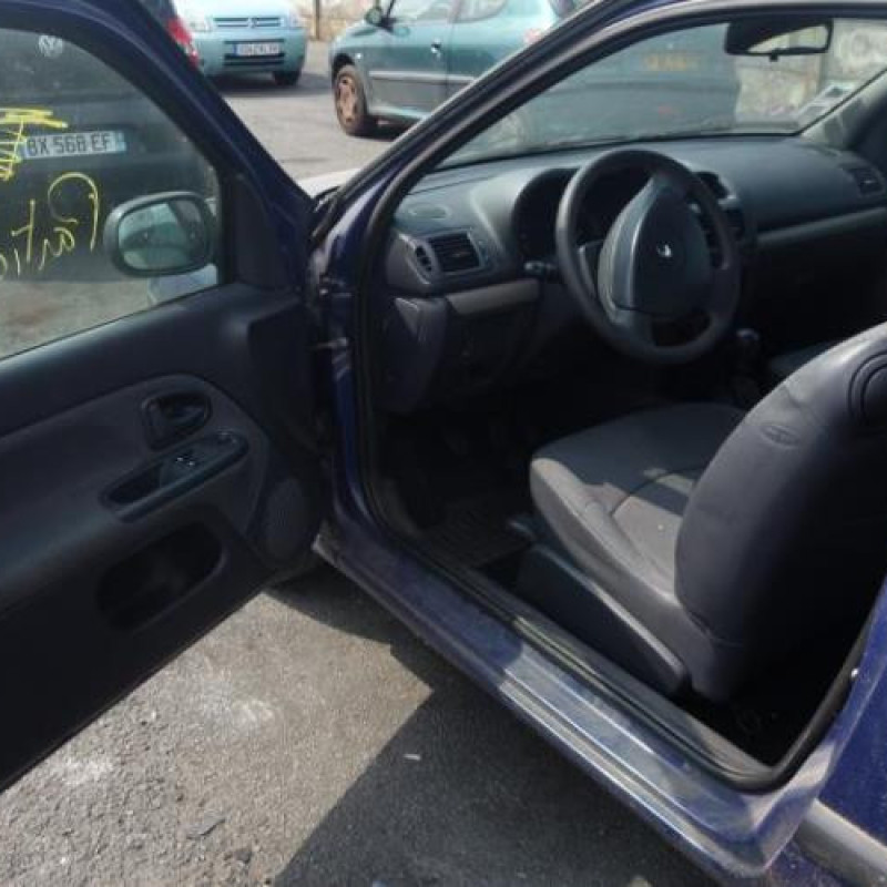 Malle/Hayon arriere RENAULT CLIO 2 Photo n°7