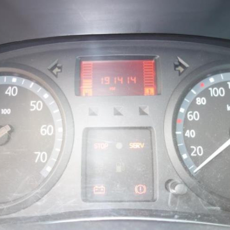Malle/Hayon arriere RENAULT CLIO 2 Photo n°12