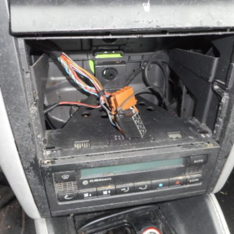 Porte avant gauche VOLKSWAGEN GOLF 4 Photo n°8