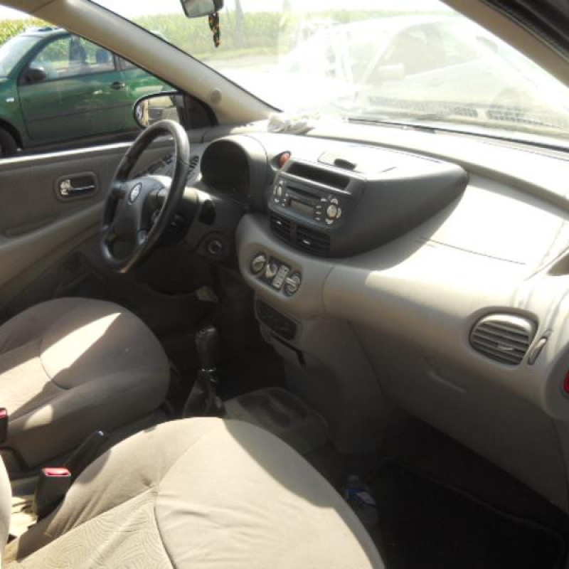 Vitre avant gauche NISSAN ALMERA TINO Photo n°5