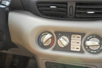 Vitre avant gauche NISSAN ALMERA TINO