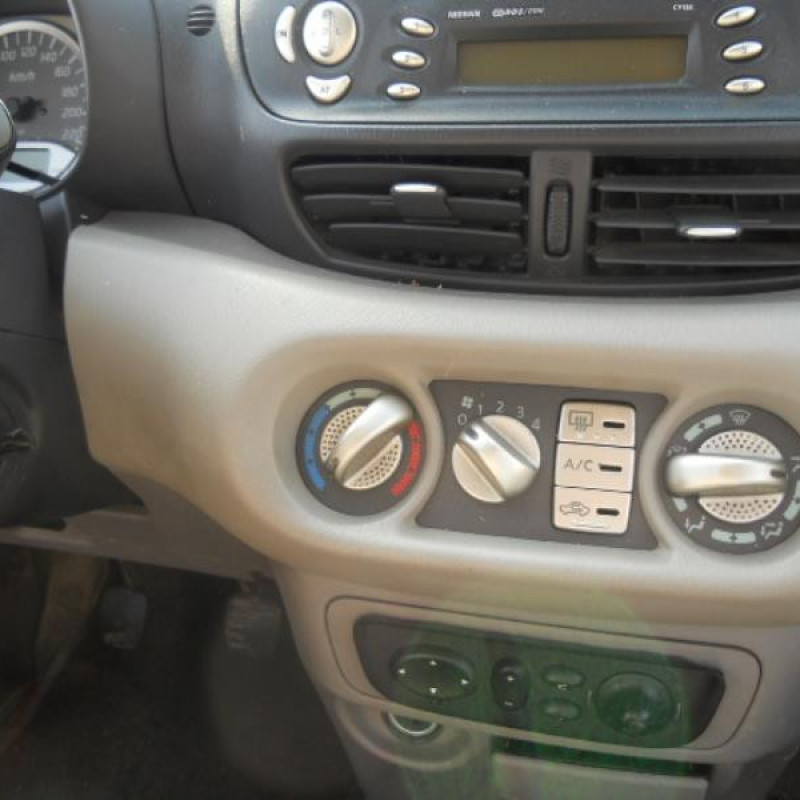 Vitre avant gauche NISSAN ALMERA TINO Photo n°6