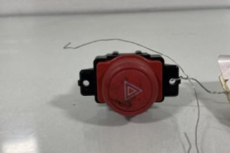 Bouton de warning HONDA CIVIC 7 Photo n°1