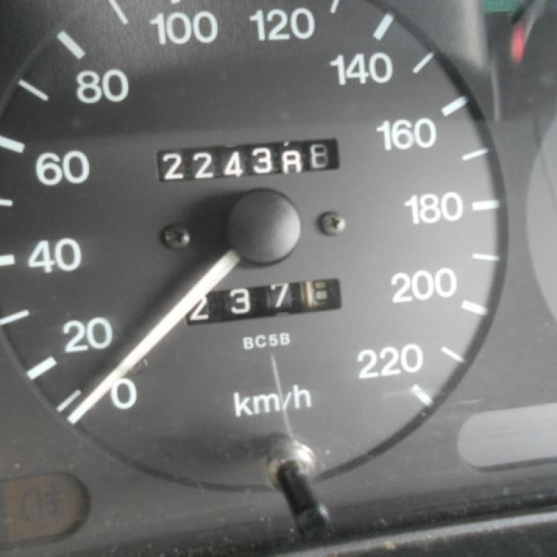 Malle/Hayon arriere MAZDA 323 5 Photo n°7