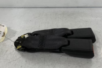 Attache ceinture arriere droit MAZDA 323 5