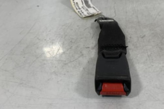 Attache ceinture arriere gauche MAZDA 323 5