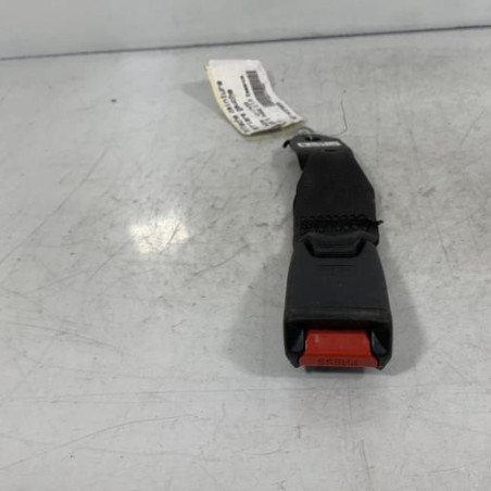 Attache ceinture arriere gauche MAZDA 323 5