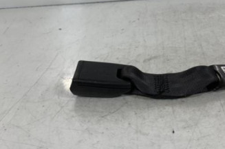 Attache ceinture arriere gauche MAZDA 323 5