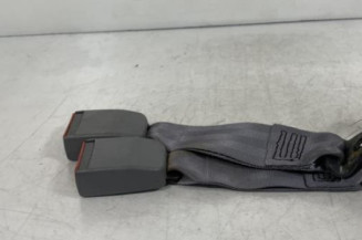 Attache ceinture arriere droit PEUGEOT 406