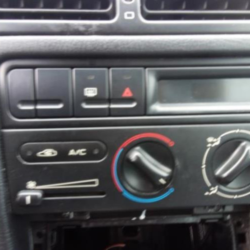 Pretensionneur de ceinture avant droit PEUGEOT 406 Photo n°10