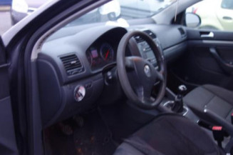 Pretensionneur de ceinture avant droit VOLKSWAGEN GOLF 5