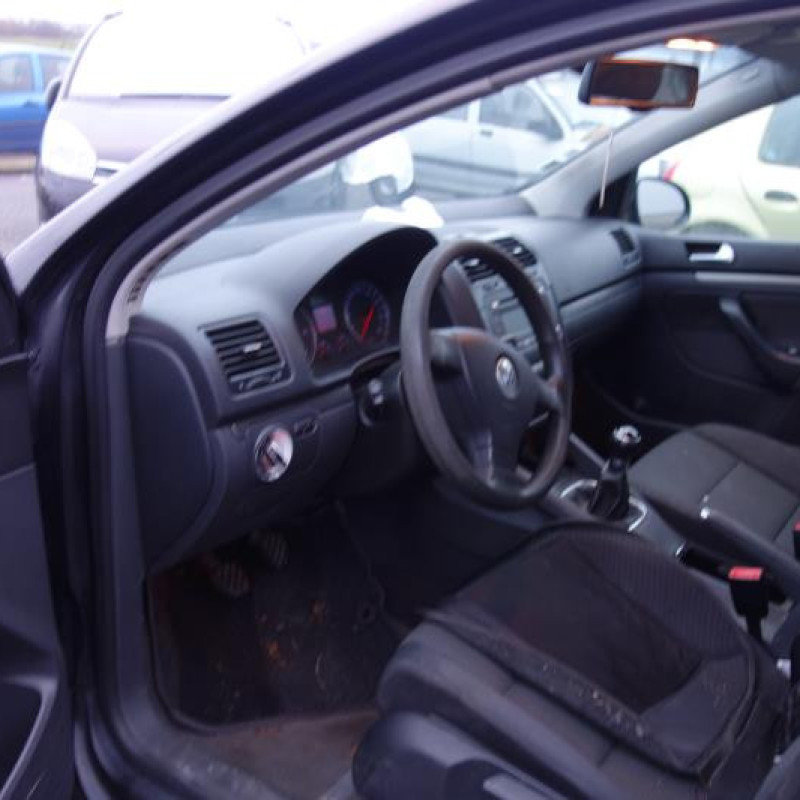 Pretensionneur de ceinture avant droit VOLKSWAGEN GOLF 5 Photo n°8