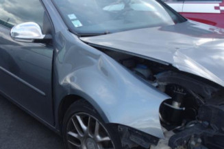 Pretensionneur de ceinture avant gauche VOLKSWAGEN GOLF 5